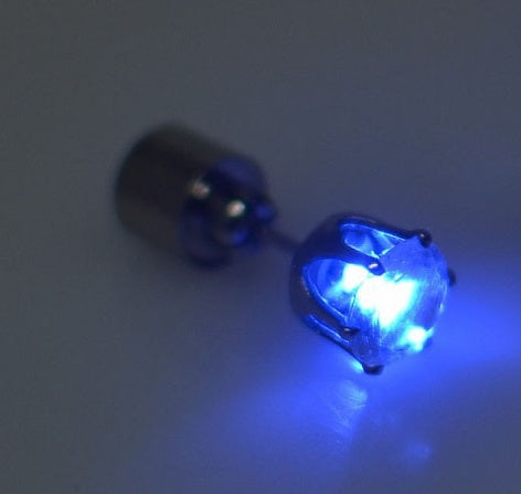 Hot Sale 1PCS Charm LED Earring Light Up Crown Glowing Crystal Stainless Ear Drop Ear Stud Earring Jewelry gift Free Shipping ARVASHAA